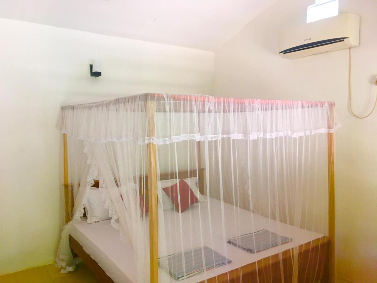 Arachchi Guest House Mirissa Buitenkant foto