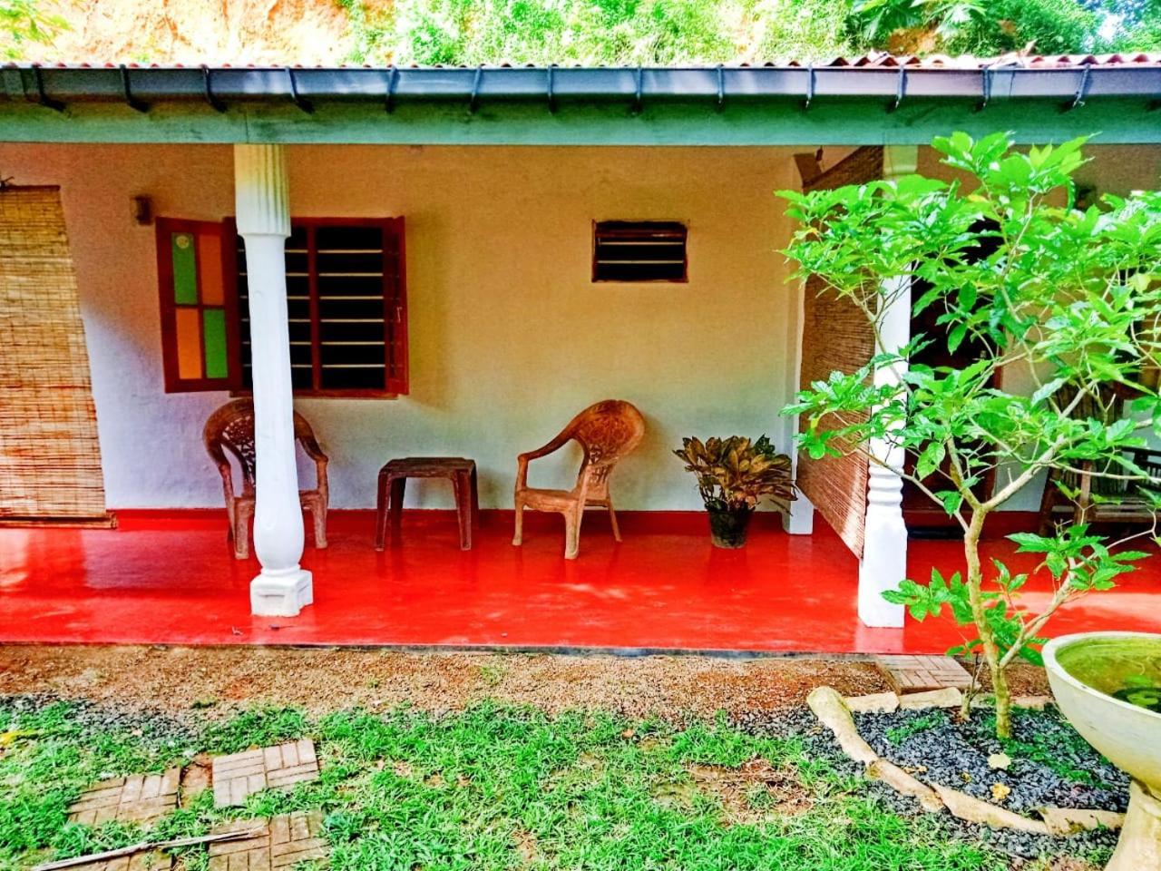 Arachchi Guest House Mirissa Buitenkant foto