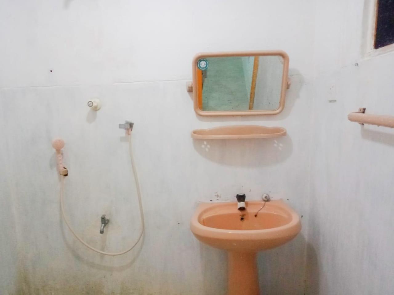 Arachchi Guest House Mirissa Buitenkant foto