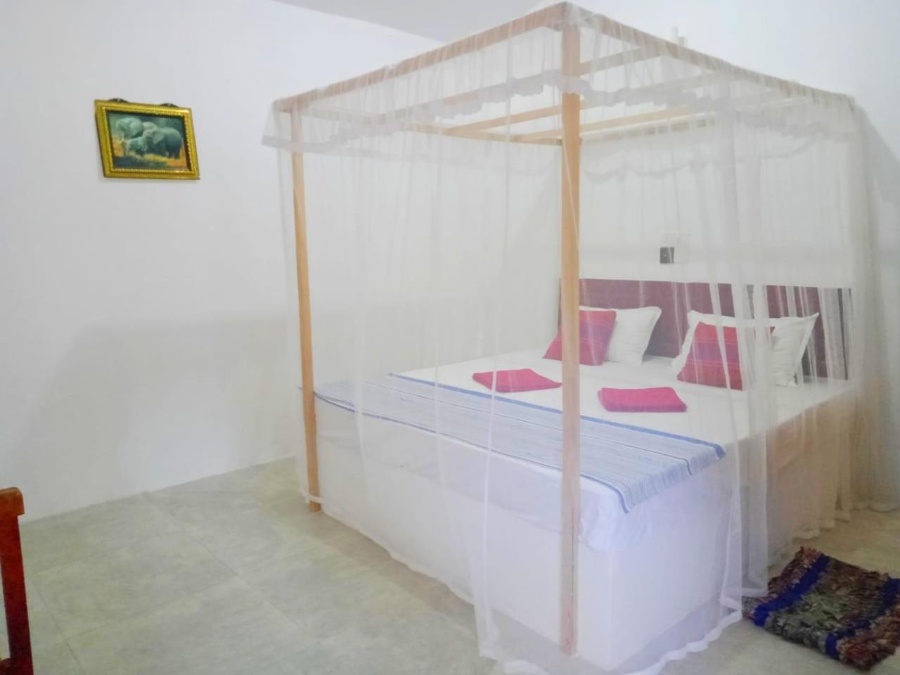 Arachchi Guest House Mirissa Buitenkant foto