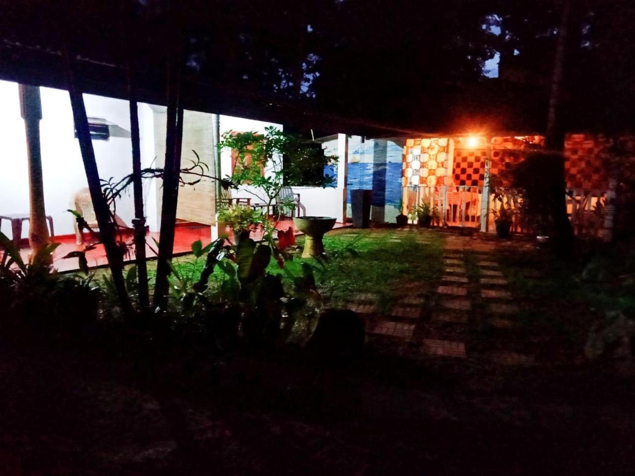 Arachchi Guest House Mirissa Buitenkant foto